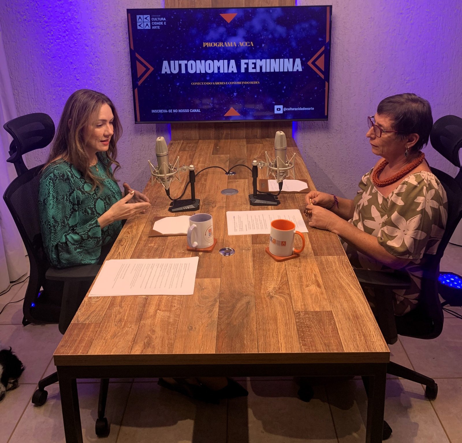 Sabrina Dantas e M&aacute;rcia Pel&aacute; durante a grava&ccedil;&atilde;o do programa Autonomia Feminina, ACCA