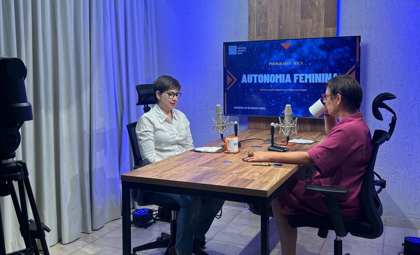 Carol dos Anjos e Márcia Pelá durante a gravação do programa Autonomia Feminina, ACCA
